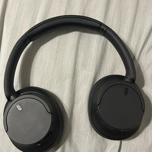 Sony noise cancelling headphones